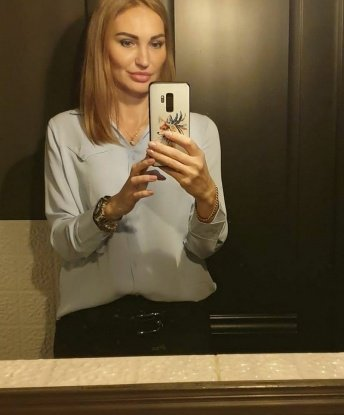 Со мной ты познаешь настоящую страсть и незабываемые ощущения. В моем арсенале множество услуг, среди которых эксперименты, ролевые игры и многое другое. Чувственные ласки и массаж помогут тебе расслабиться и насладиться каждой минутой нашего встречи. У меня есть отличные отзывы, которые подтверждают мою опытность и профессионализм. Здесь ты найдешь фото, которые позволят тебе увидеть, насколько я сексуальна и сексуальна. Так что, если хочешь испытать незабываемые эмоции, обратись ко мне. Я готова сделать тебя счастливым! 💋🔥 Алла
