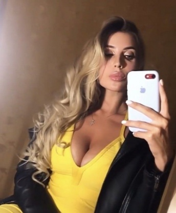 💃🏻 Страстная и нежная, я готова исполнить самые сокровенные желания и фантазии. 💦 Со мной вам гарантированы высококлассные услуги, качественные эмоции и полное удовлетворение. 📸🔞 Фото настоящие! Проверено администрацией. 🌃 Живу и принимаю в Москве. 💼 Служу безупречным компаньоном на деловых встречах, ужинах или путешествиях. 💌 Свяжитесь со мной для прекрасного времени в Москве! 📞 Алена